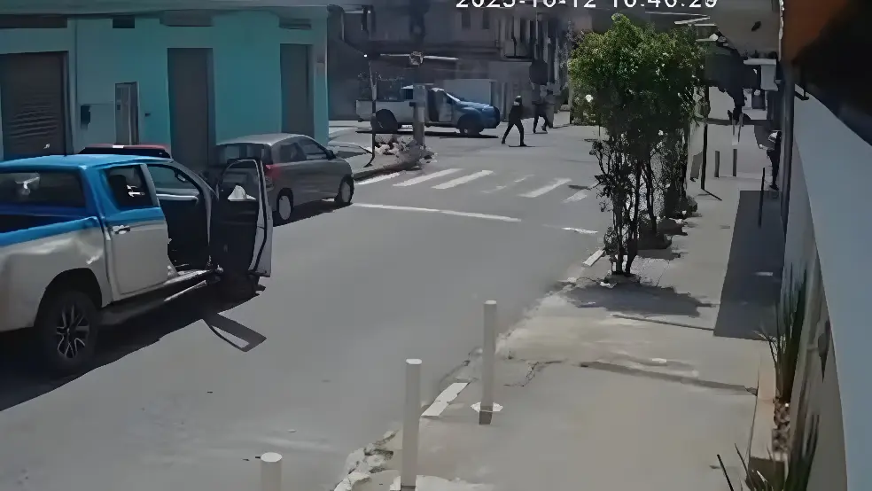 Vídeo: perseguição policial termina com membros do CV mortos (Foto: Câmeras de segurança)