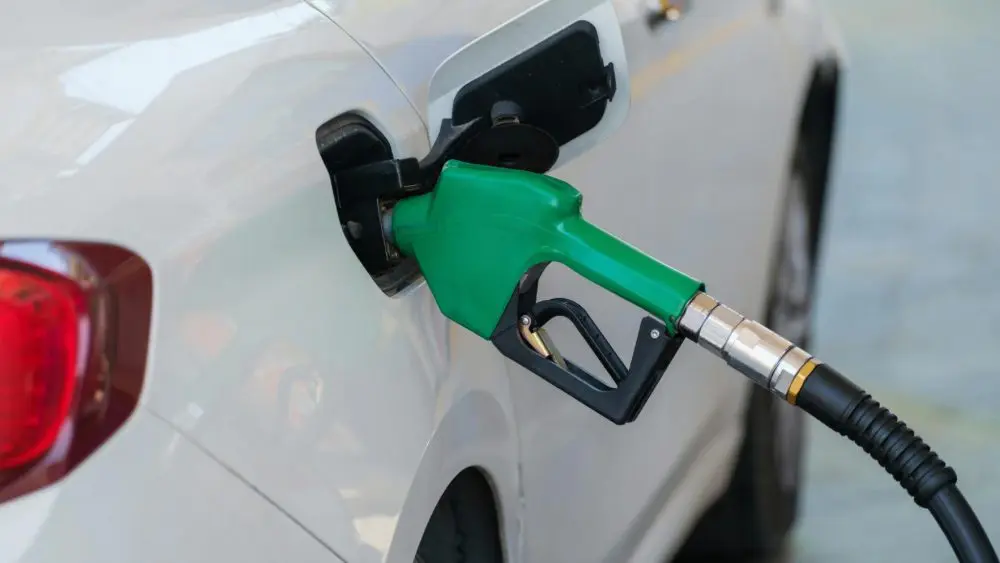 Petrobras anuncia nova redução no preço da gasolina a partir de terça (21). Saiba quanto