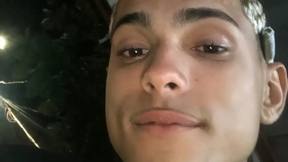 Vaza foto de ‘Ravel do CV’ segurando arma
