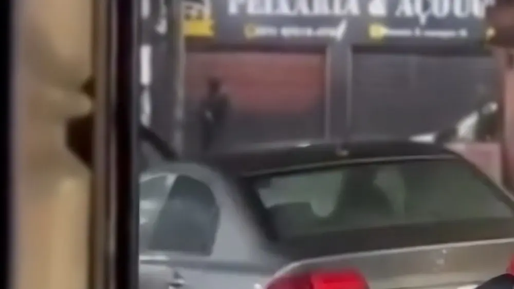 Homem é baleado em confronto entre milicianos e traficantes