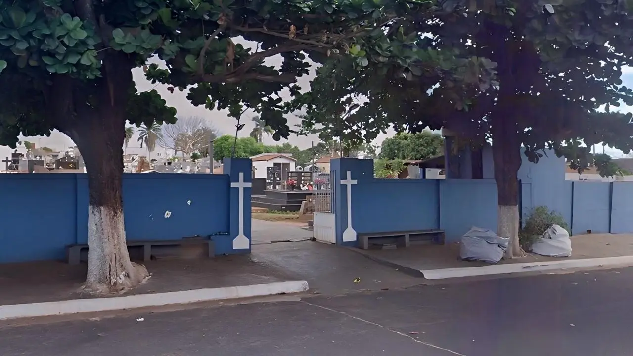 Cemitério Municipal Prata, localizado no Triângulo Mineiro em Minas Gerais || Reprodução: Google Earth