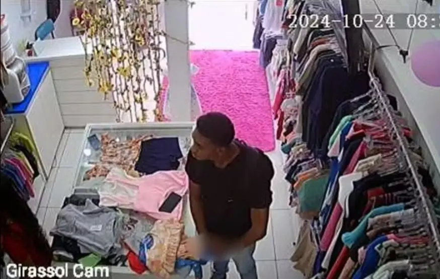 Jovem que ejaculou nas costas de vendedora é encontrado carbonizado