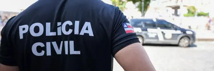Mulher de 45 anos contou à polícia que foi rendida com uma faca, espancada e enterrada viva pelo ex-namorado em um matagal de Itabuna, no sul da Bahia. Ela conseguiu escapar e já recebeu alta médica. Foto: SSP Bahia