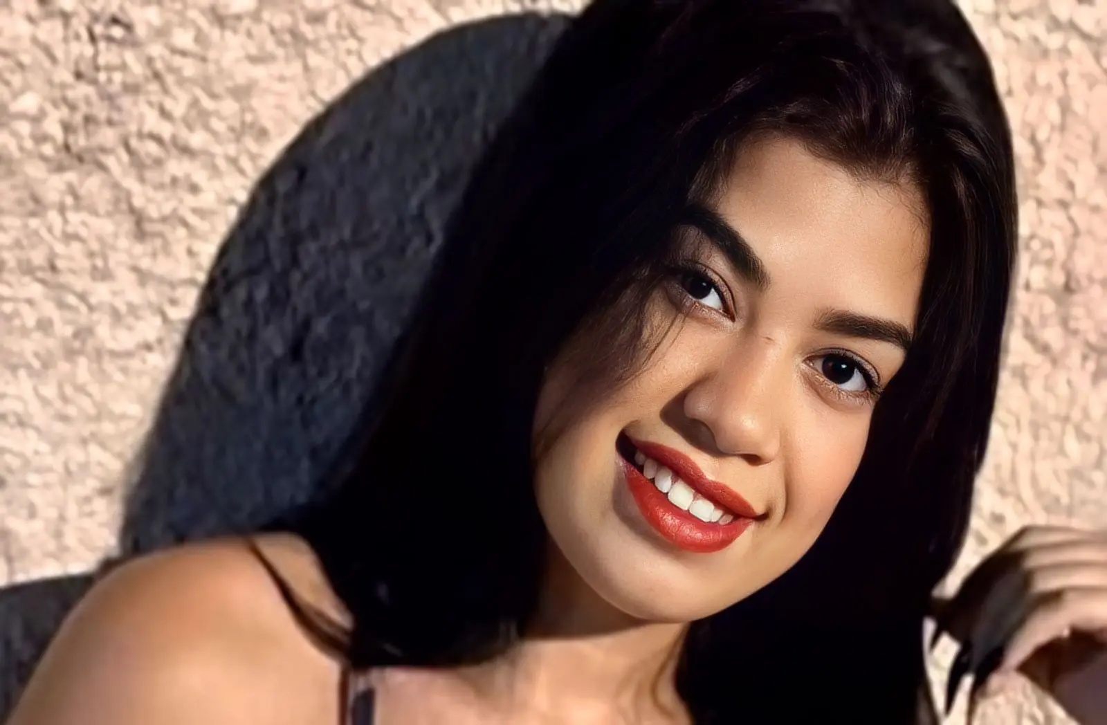 Jovem some misteriosamente após viver romance com trisal  (Foto: Reprodução/ Arquivo pessoal) 
