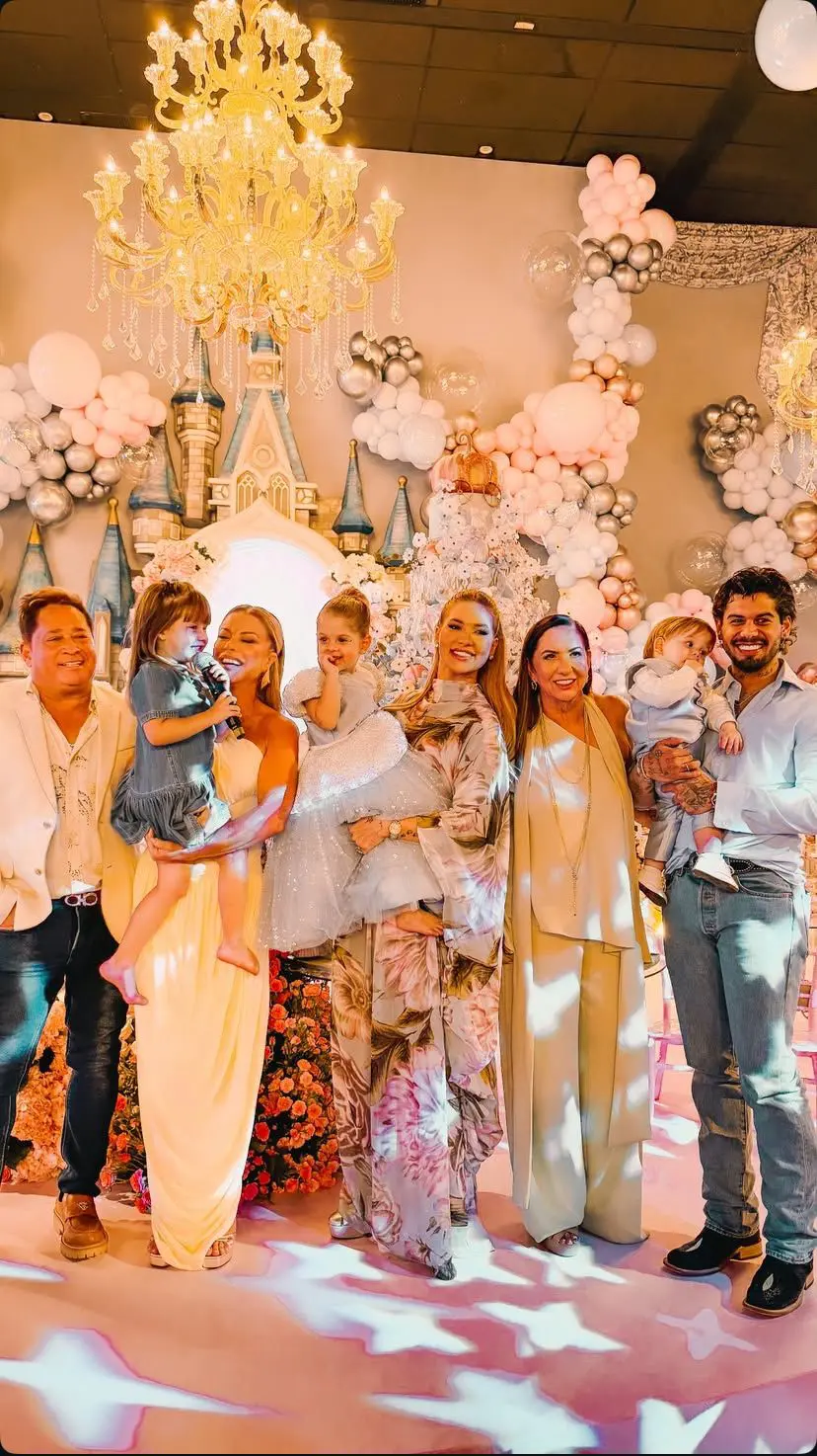 Mesmo após compromisso em Caruaru, cantor conseguiu participar dos momentos finais da festa de aniversário da filha com Virginia Fonseca. Foto: Divulgação / Redes sociais