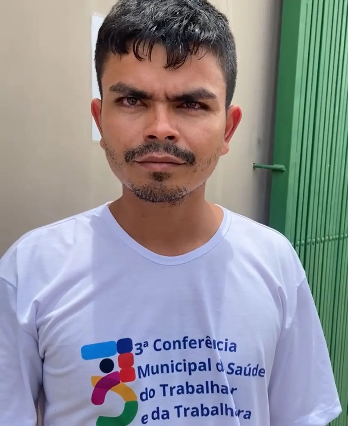 'Meu filho ia ser enterrado vivo', diz pai de bebê que chorou dentro do caixão (Foto: BacciNotícias)
