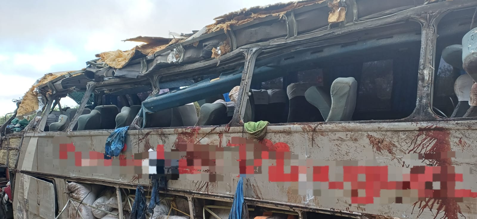 Acidente de ônibus no interior de Pernambuco ocorreu na noite de sexta-feira (17) e deixou 17 mortes. Divulgação/PRF