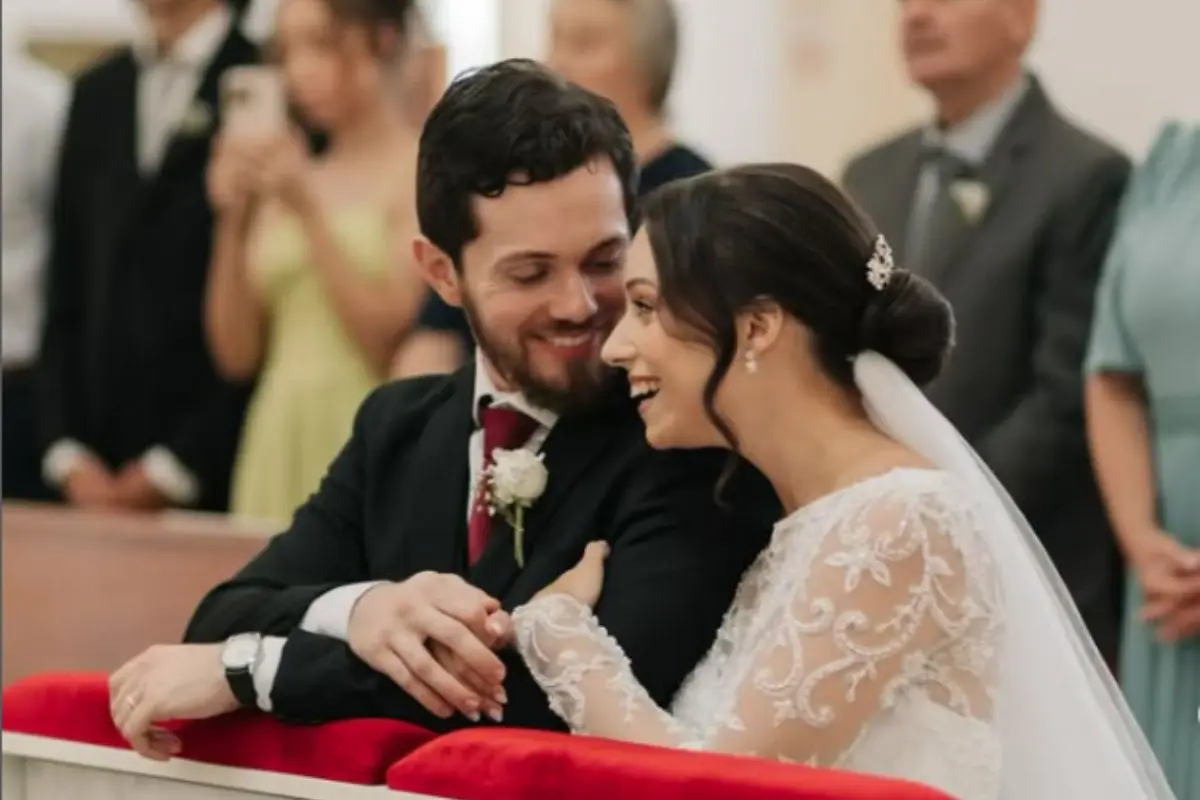 Padre e freira deixam vida religiosa para se casar