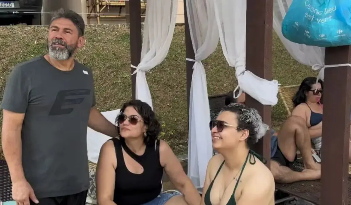 Padre trocou o celibato por poliamor e vive com duas mulheres