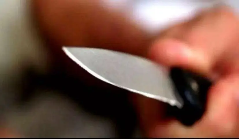 homem é morto com faca na cabeça