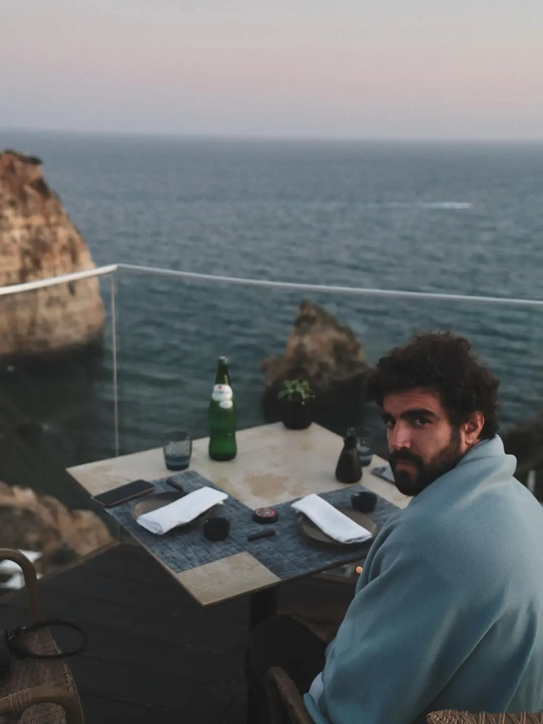 Famosa expõe affair com Caio Castro e faz revelação ousada: 'top 3' (Foto: Reprodução/Redes sociais)