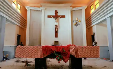 Homem invade igreja armado e fere fiel em SP