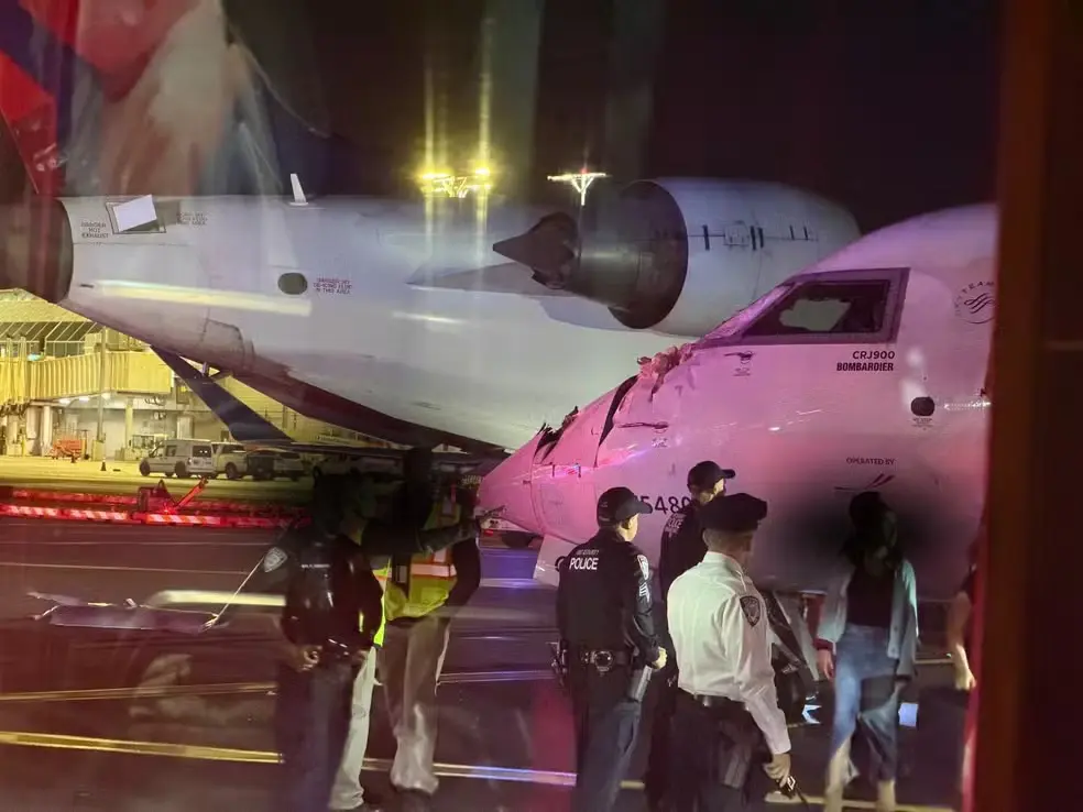 Aviões da Delta colidem em NY — Foto: Reprodução/Redes sociais