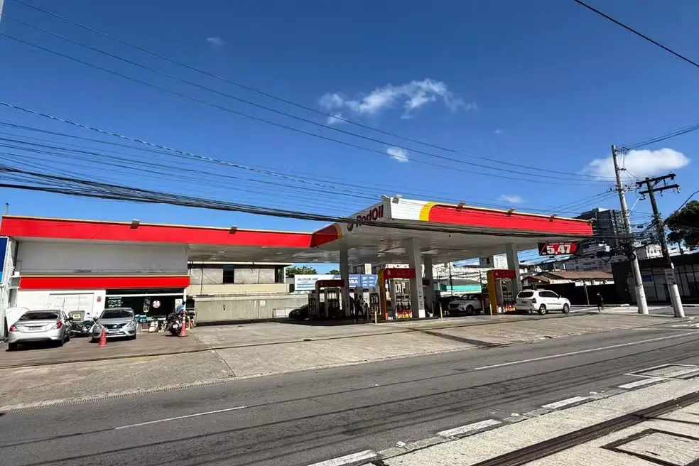 Posto de combustível em Santos é alvo da Operação Octanagem, deflagrada pela Polícia Civil — Foto: Yasmin Braga/TV Tribuna