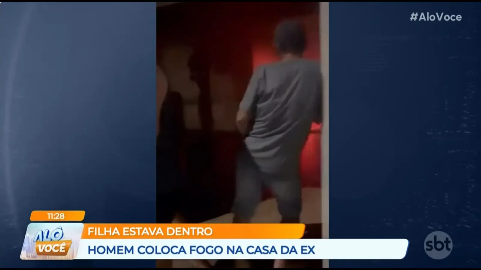 Homem ateia fogo na casa da ex com filha dentro e assiste fumando cigarro