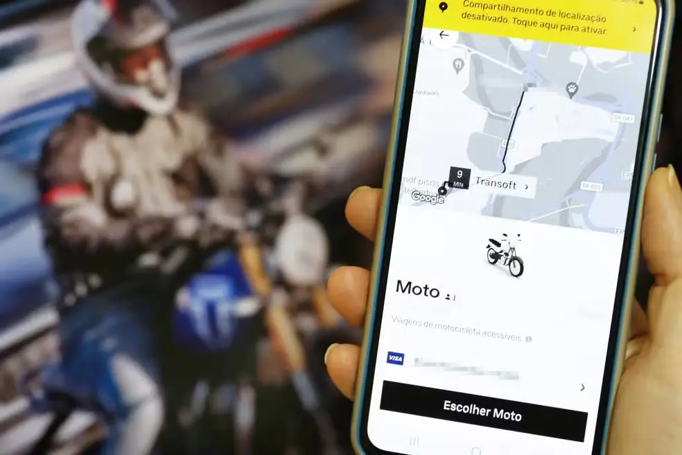 Serviço de moto por aplicativo oferecido pela empresa Uber em São Paulo e várias outras cidades do Brasil. — Foto: Bruno Peres/Agência Brasil