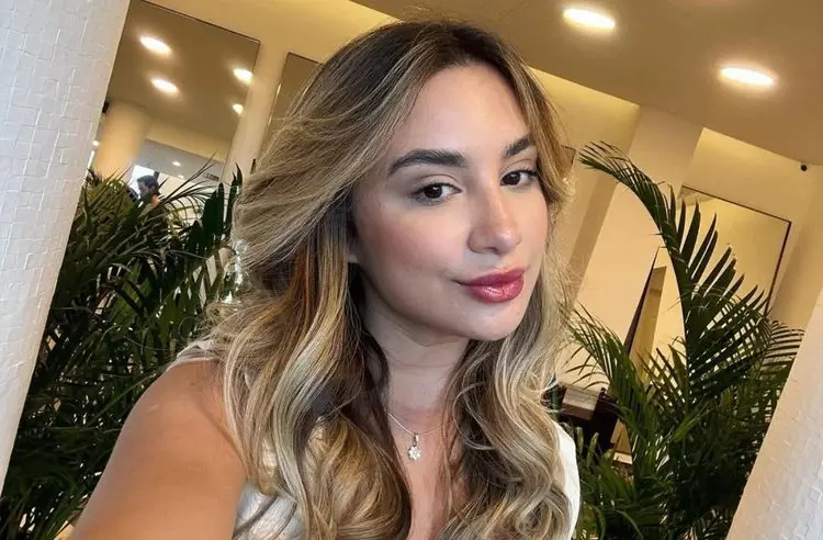 Barbara Elisa Yabeta Borges, de 28 anos, foi atingida dentro do carro (Foto: Reprodução)
