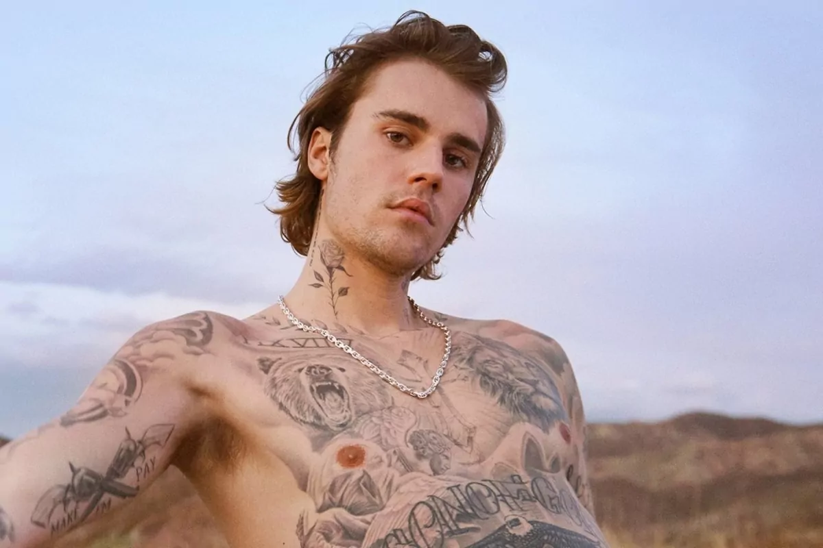 Justin Bieber surge irreconhecível; veja fotos
