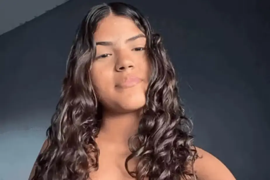 Menina de 13 anos é morta com tiro na boca por outro adolescente