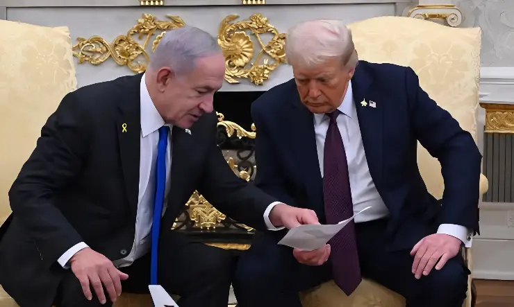 Primeiro-ministro Benjamin Netanyahu e presidente Donald Trump conversando (Foto: Reprodução / Redes Sociais)