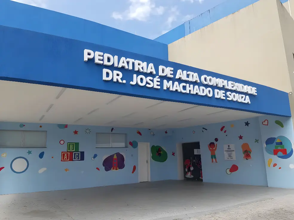 Criança de 10 anos foi eletrocutada em fio solto na rua (Foto: Governo de Sergipe)