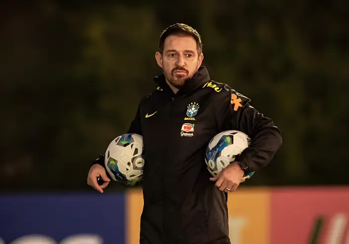 CBF demitiu técnico Ramon Menezes (Foto: Reprodução / Redes Sociais)