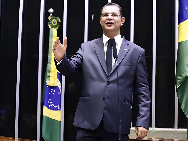 Sóstenes Cavalcante confirma que teve ajuda de Tarcísio para ganhar votos (Foto: Câmara dos Deputados)