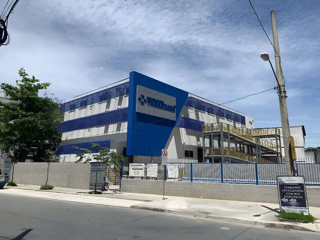 Professor de inglês foi preso preventivamente após caso de importunação sexual (Foto: Reprodução)