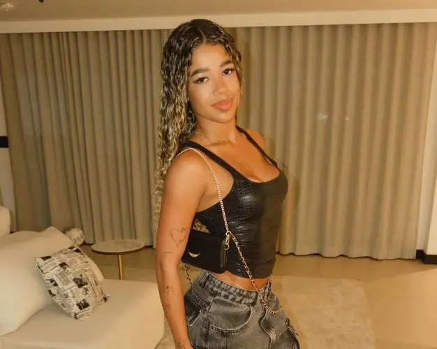 Vivi Noronha publicou mensagem de provocação após término (Foto: Reprodução / Redes Sociais)
