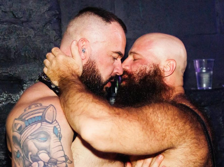 Yuri Tolochko anunciou casamento com o garçom austríaco Michał Rączkowski (Foto: Reprodução)
