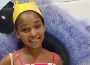 Yasmin Sacramento Damascena, de 12 anos, morreu baleada na cabeça (Foto: Reprodução / Redes Sociais)