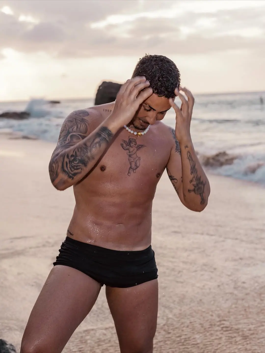 Carlinhos Maia se pronuncia após polêmica sobre 'favores sexuais'