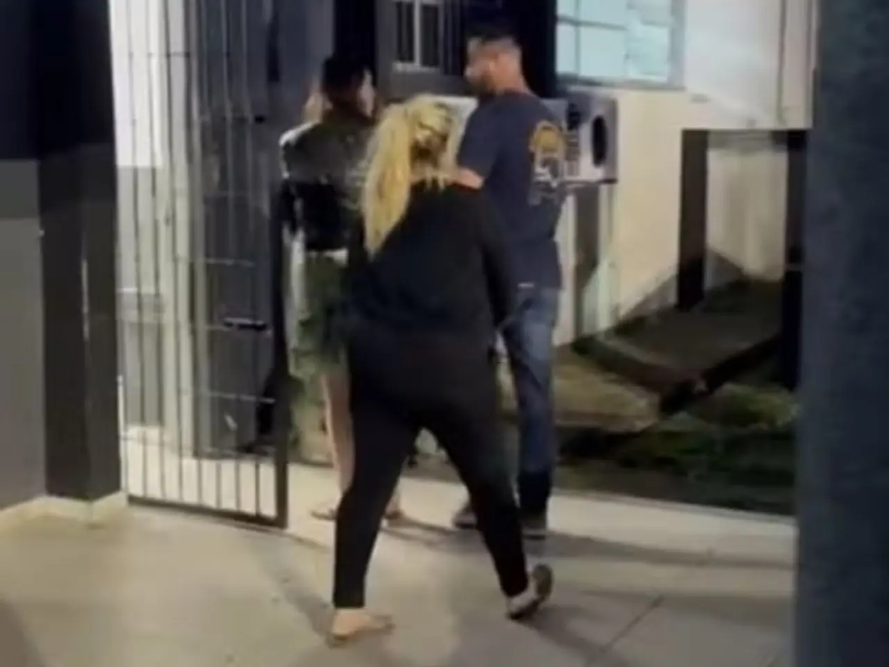 Mulher planeja o próprio sequestro para extorquir a mãe e quase vira vítima real