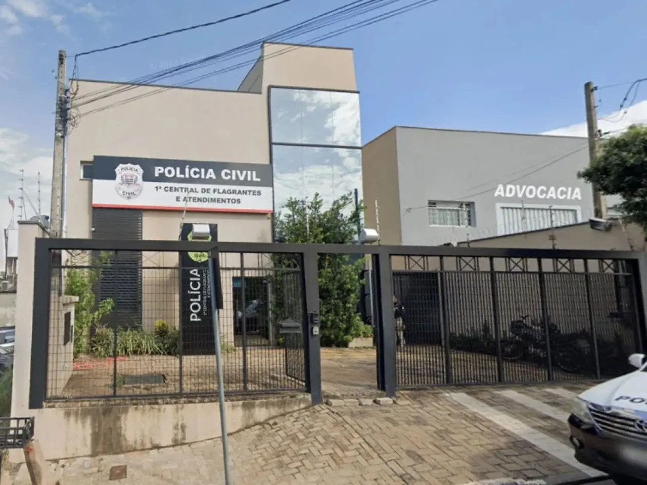 Homem é espancado e deixado nu após ser roubado em bar