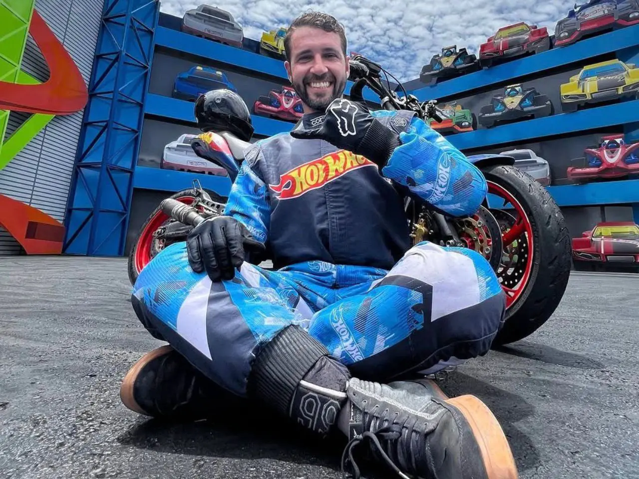 Beto Carrero suspende show por tempo indeterminado após morte de piloto