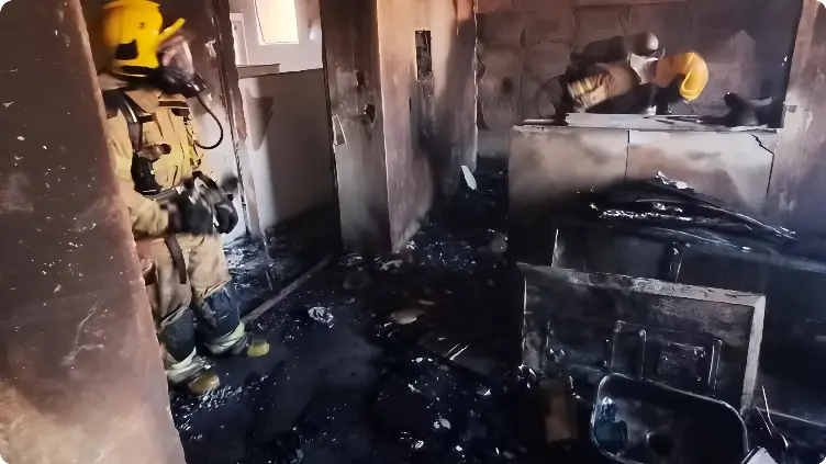 Mulher acaba morta após explosão causada por panela esquecida no fogão (Foto: Corpo de Bombeiros MG)