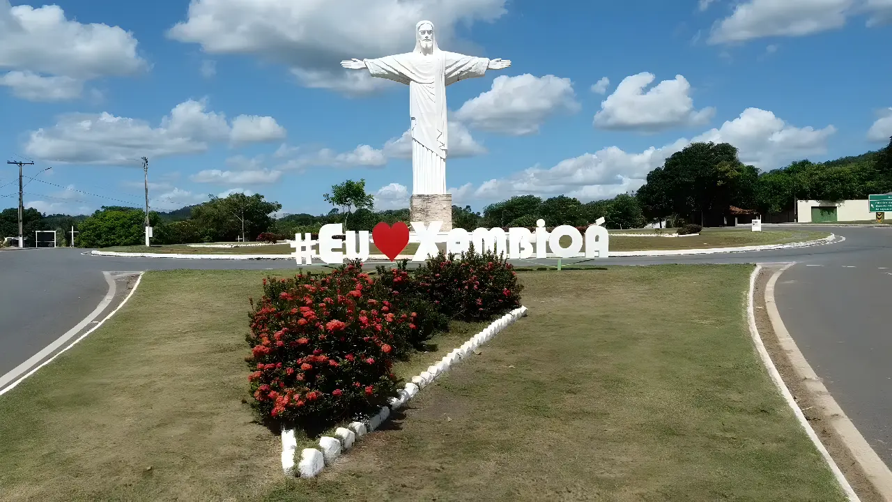 Cristo Redentor tem cabeça arrancada em forte chuva (Foto: Reprodução)