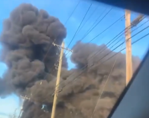 Novas imagens mostram explosão de avião da UPS que explodiu próximo de aeroporto em Kentucky (Foto: Reprodução)
