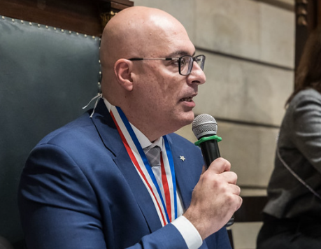 Secretário Felipe Curi comenta plano para recuperar comunidades do Rio (Foto: Cicero Rodrigues / CMRJ)
