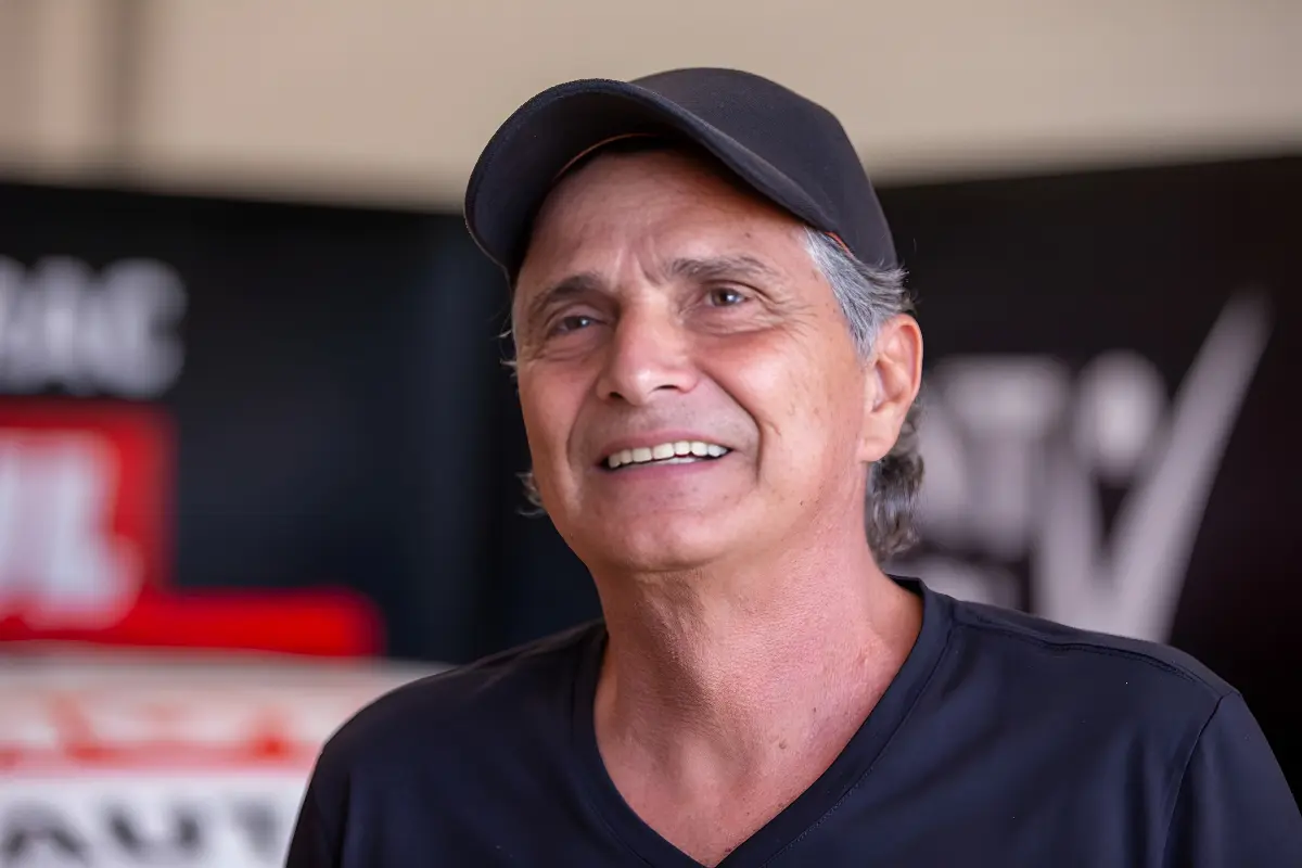 Bolsonaro recebe visita de de ex-piloto de Fórmula 1 (Foto: Redes Sociais)