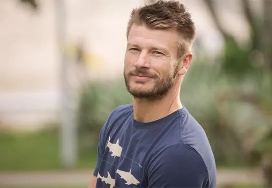 No TeraPira, Rodrigo Hilbert contou que optou por se afastar de amigos que mantinham atitudes machistas. Foto: Reprodução.