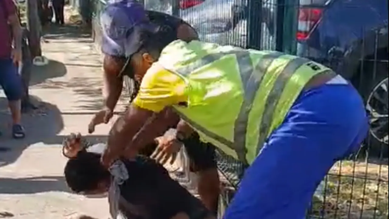 Suspeito de roubo é agredido pela população após tentativa de assalto; veja o vídeo