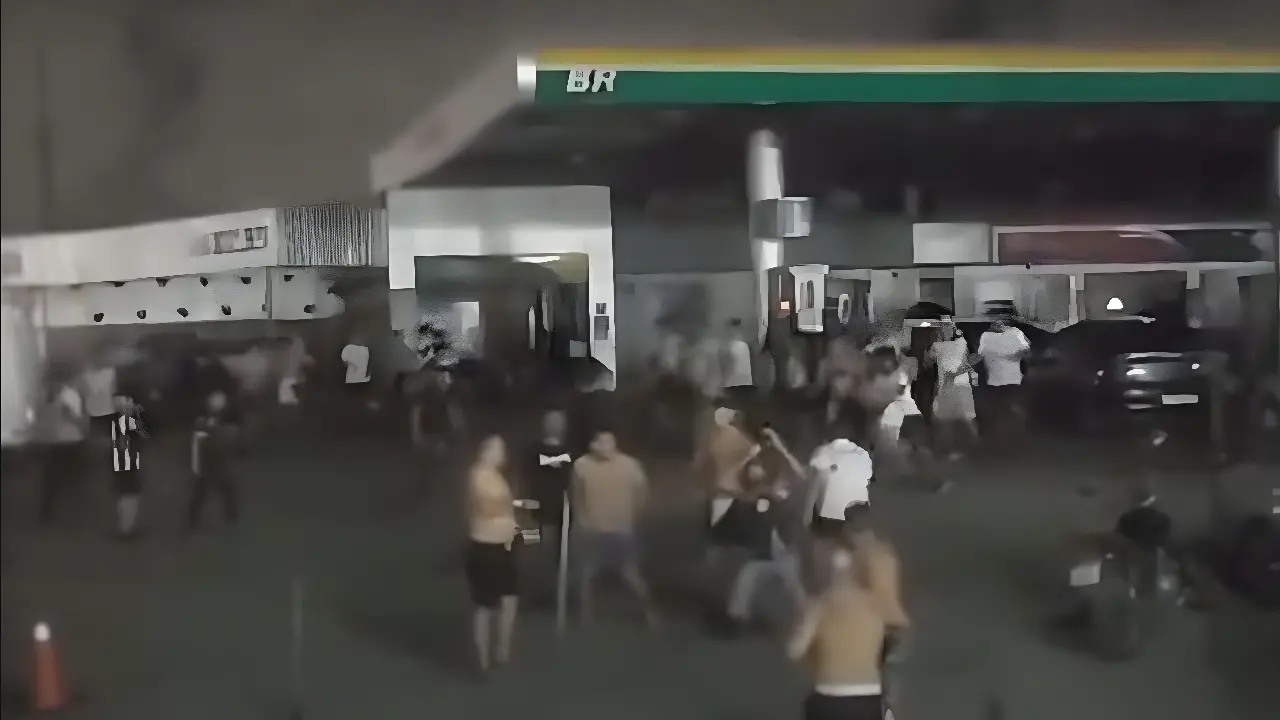 Torcedores entram em confronto após partida pelo Brasileirão e polícia é acionada; veja o vídeo