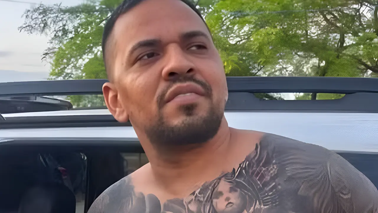 Veja o ‘antes e depois’ do chefe de facção que fazia procedimentos estéticos para despistar polícia