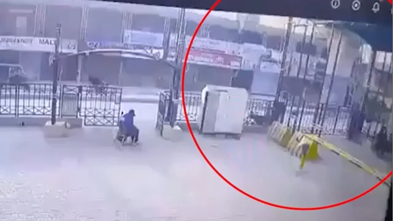 Câmera flagra ataque com homem-bomba que deixou mortos e feridos