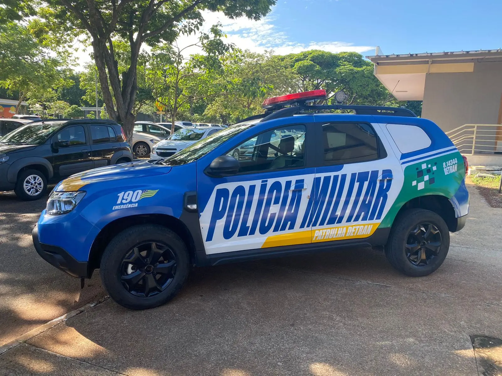 Jovem foi agredido com chicotadas no bairro JK, em Catalão; vídeo do ataque foi registrado pelos suspeitos. Foto: Polícia Militar GO / Divulgação.