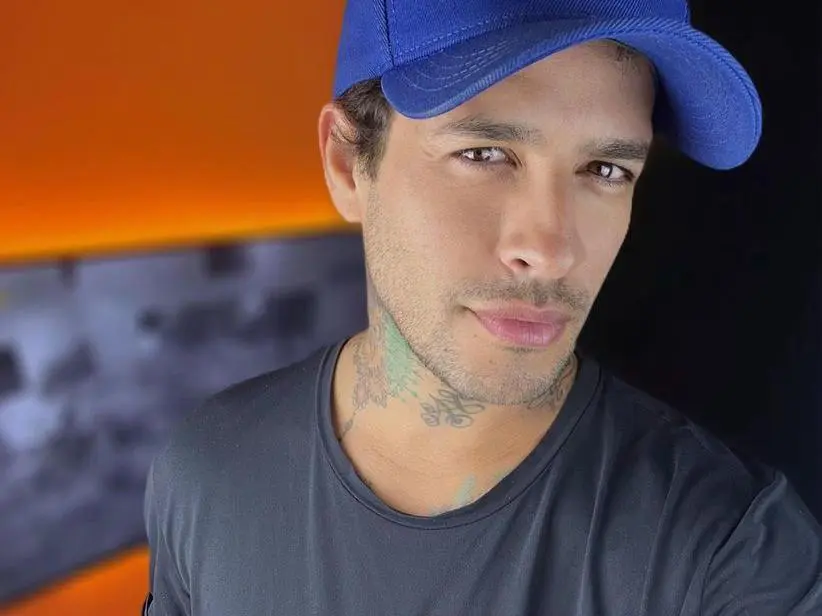 Rafinha, vencedor do BBB 8, estava em uma loja quando disparos causaram pânico e fizeram clientes se abrigarem no Shopping Iguatemi. Foto: Divulgação / Redes sociais.