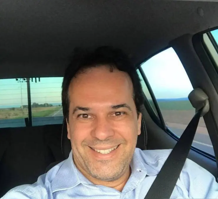 Diomédio Aires da Silva Filho, de 56 anos, era engenheiro civil e dono da aeronave que caiu em Fátima (TO); ele era apaixonado por aviação. Foto: Divulgação.