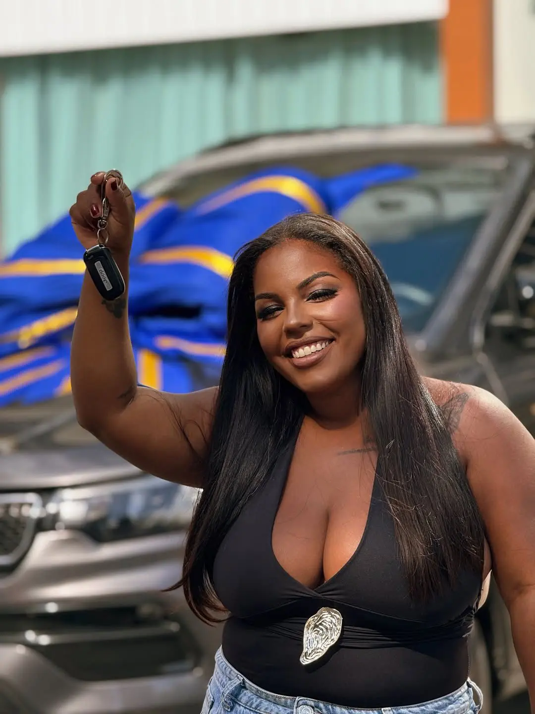 Merianne Silva, a “Diva do Cras”, afirmou que não precisa mais do Bolsa Família e que seu trabalho nas redes sociais é voltado para retratar a realidade da comunidade onde vive. Foto: Redes sociais.