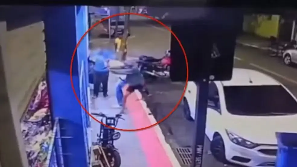 Jovem ligado à facção é executado a tiros por bando encapuzados (Foto: Reprodução)